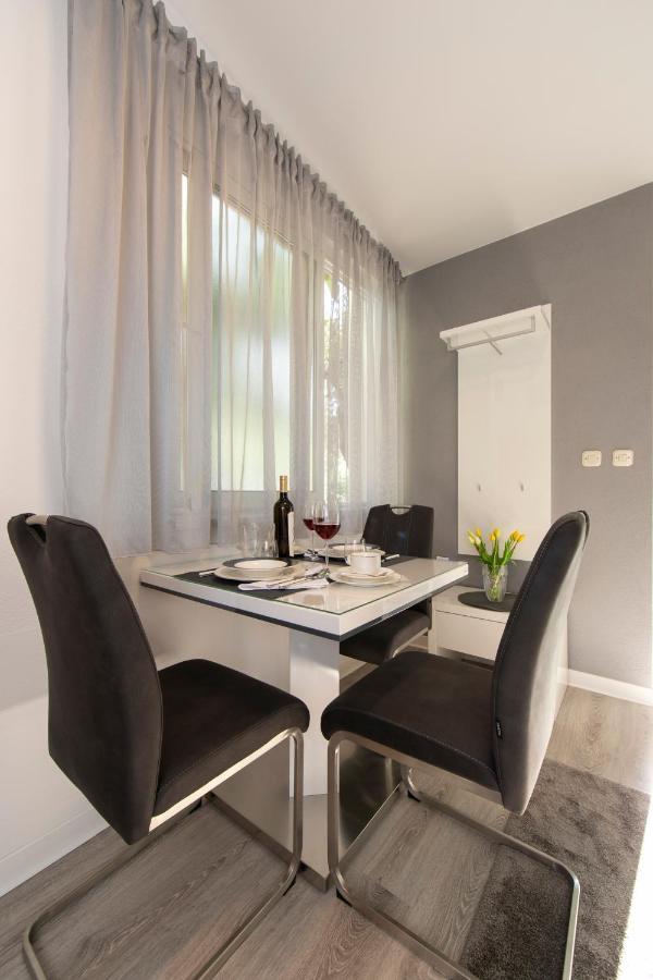 Apartments Ozrenka Tučepi エクステリア 写真