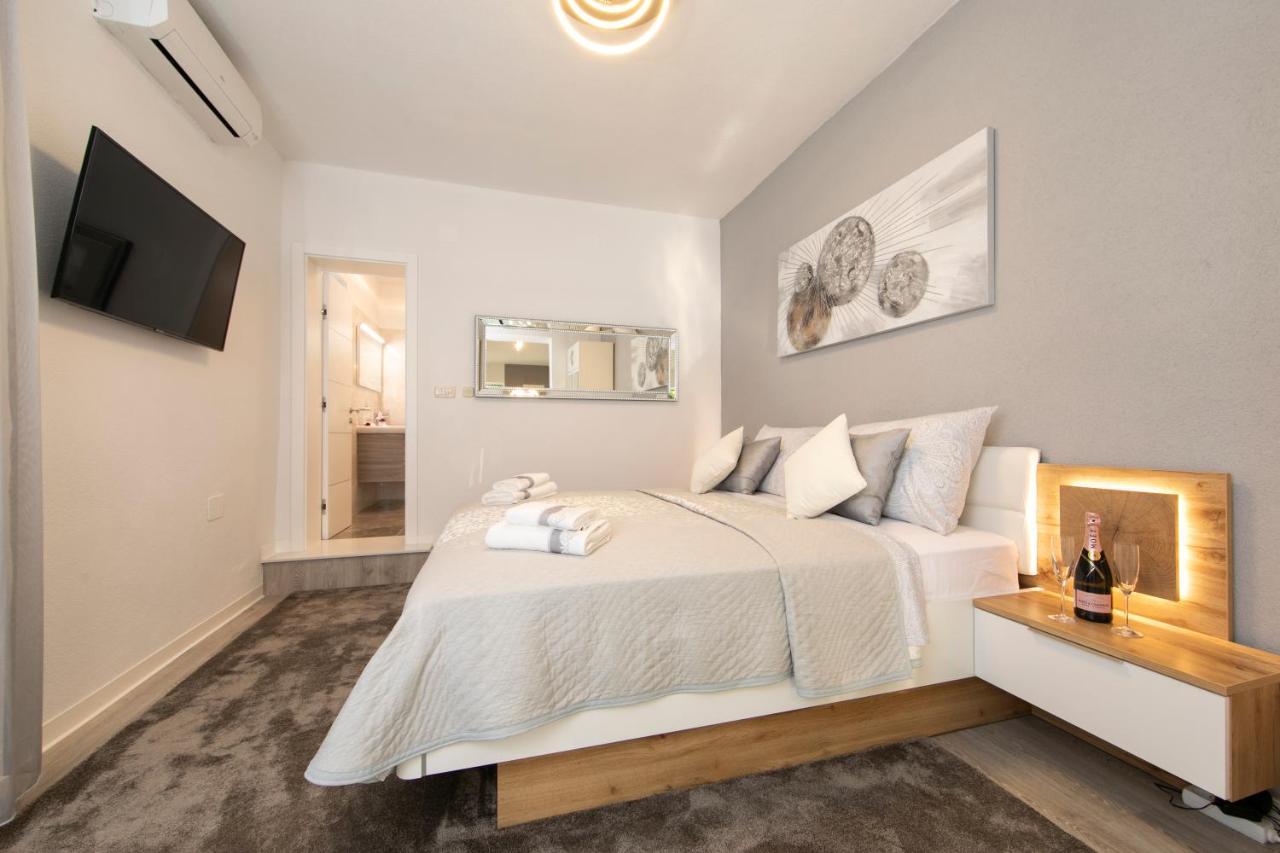 Apartments Ozrenka Tučepi エクステリア 写真