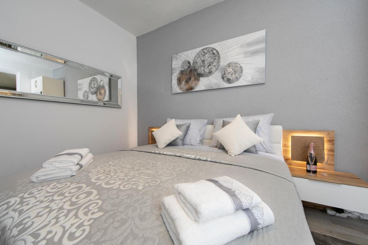 Apartments Ozrenka Tučepi エクステリア 写真