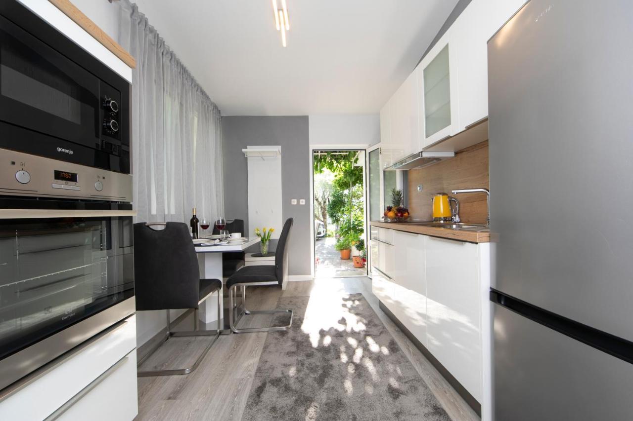 Apartments Ozrenka Tučepi エクステリア 写真
