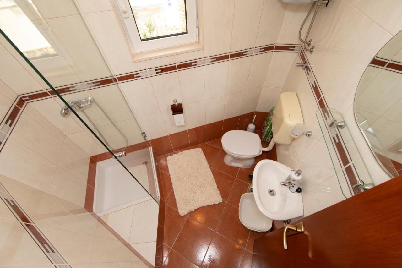 Apartments Ozrenka Tučepi エクステリア 写真